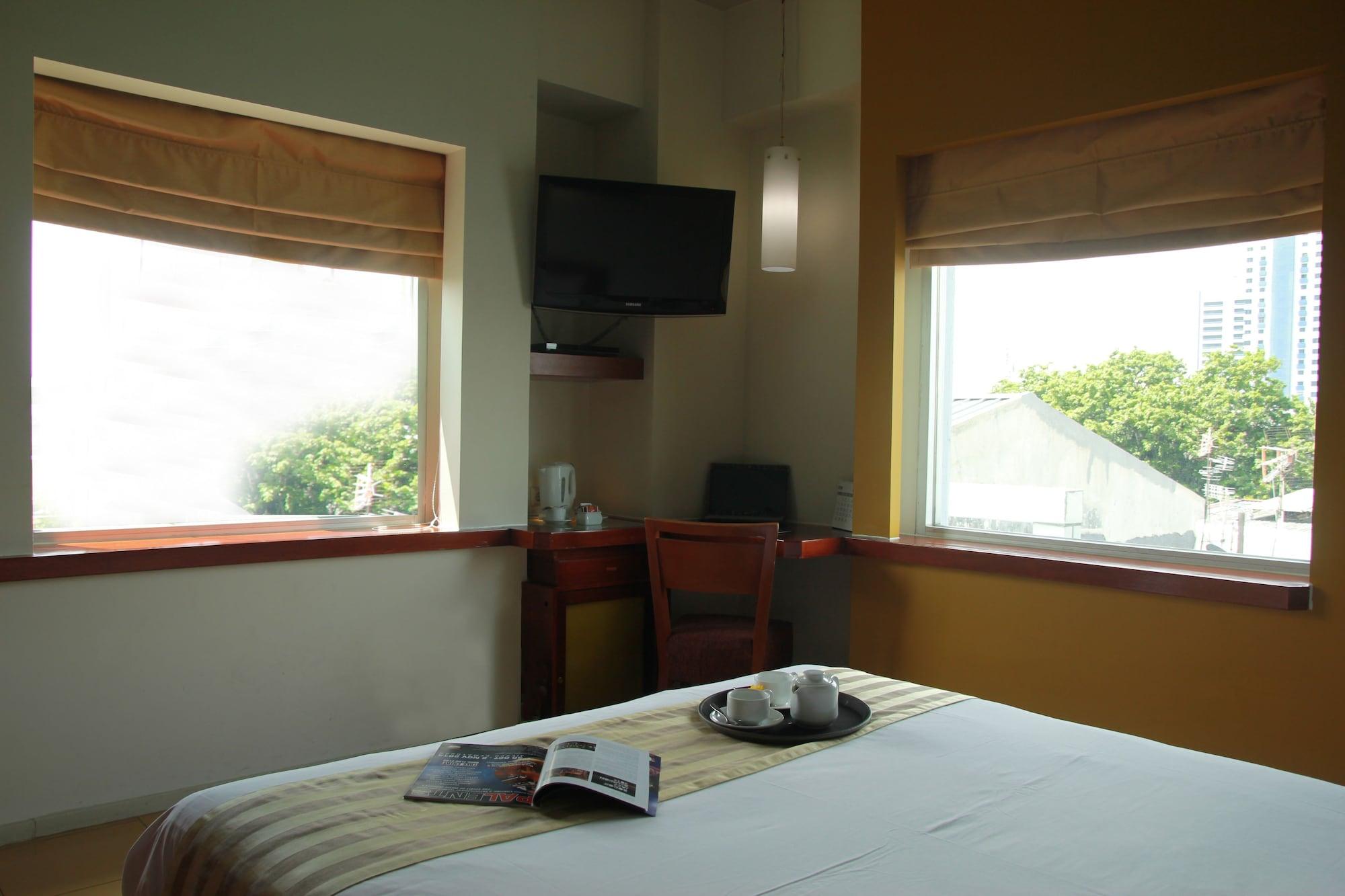 Sparks Life Jakarta, Artotel Curated Экстерьер фото