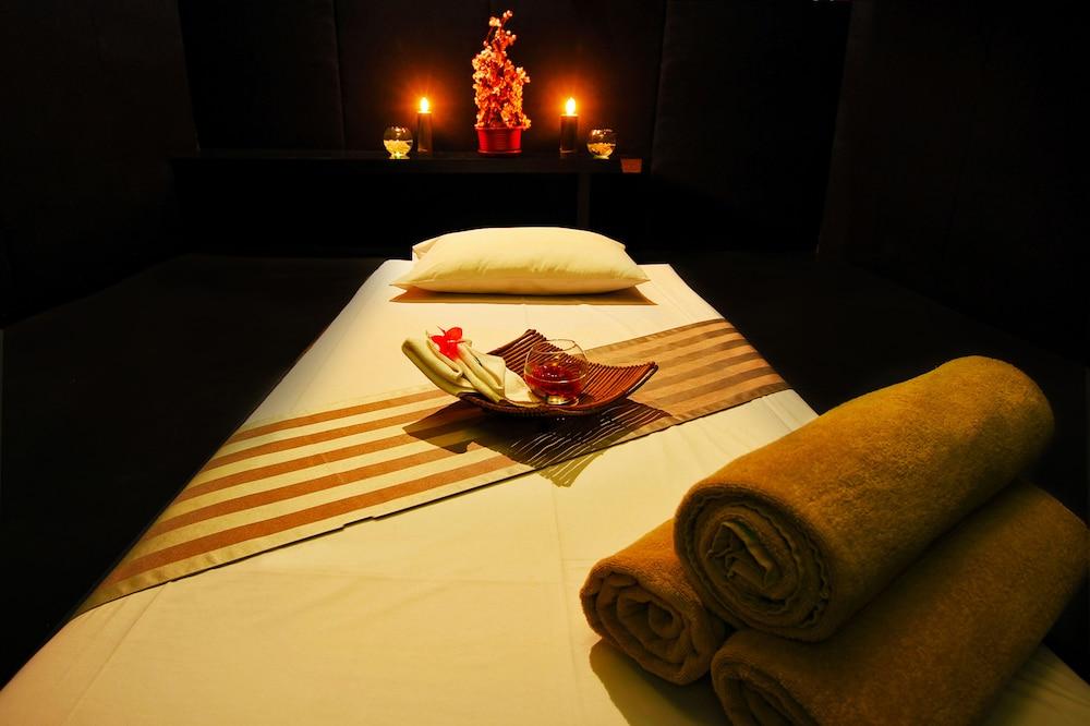 Sparks Life Jakarta, Artotel Curated Экстерьер фото