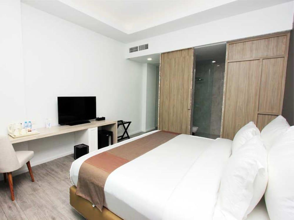 Sparks Life Jakarta, Artotel Curated Экстерьер фото