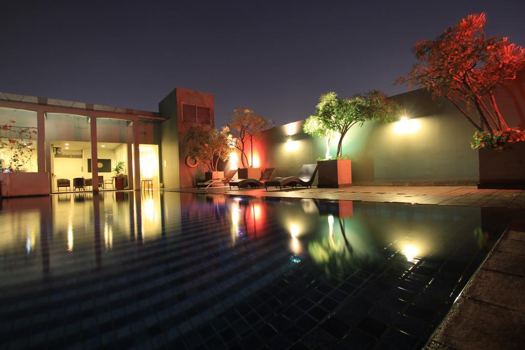 Sparks Life Jakarta, Artotel Curated Экстерьер фото