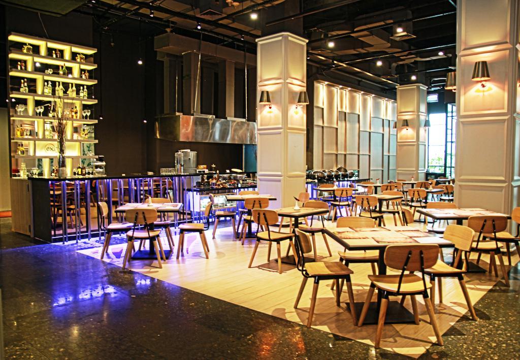 Sparks Life Jakarta, Artotel Curated Экстерьер фото