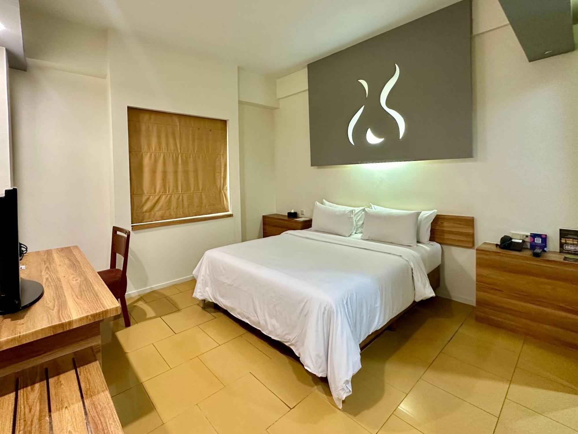 Sparks Life Jakarta, Artotel Curated Экстерьер фото